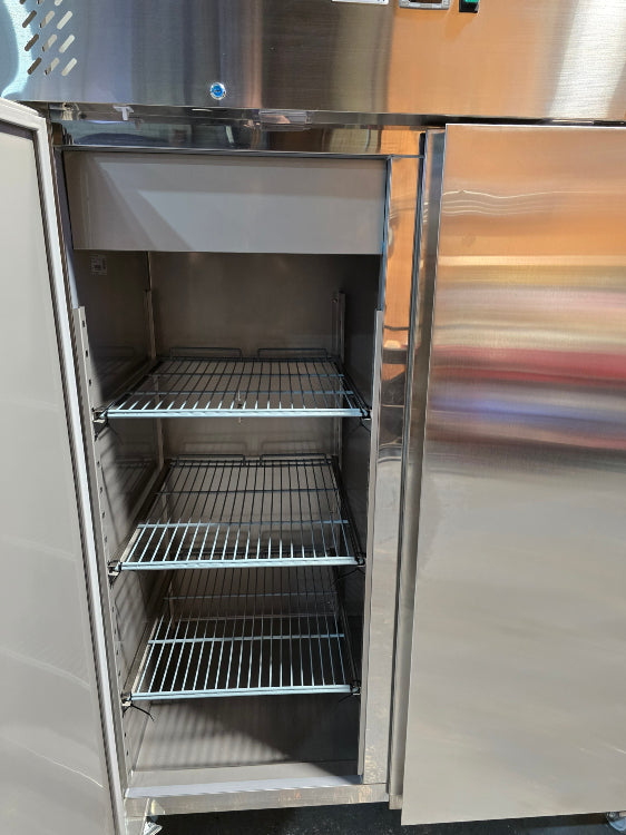 FED XURF1200SFV Upright Freezer