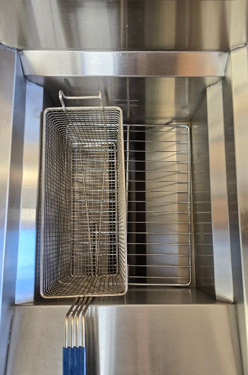 Blue Seal GT18 Gas Fryer (LPG)