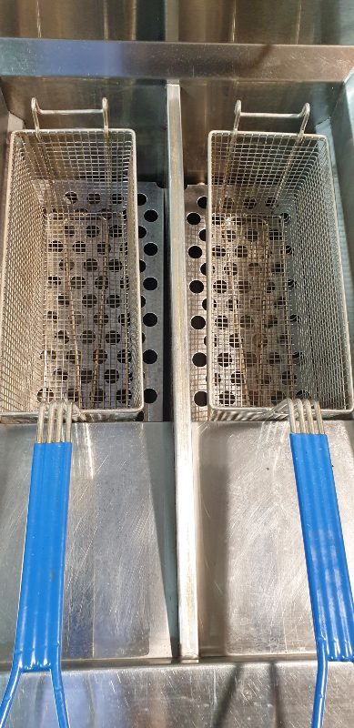 Thumbnail - Blue Seal GT46 Twin Tank Deep Fryer
