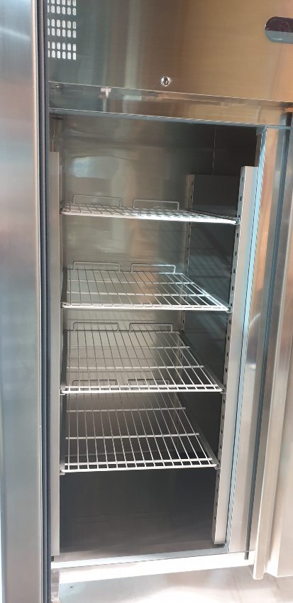 Delta ERE13 Upright Fridge