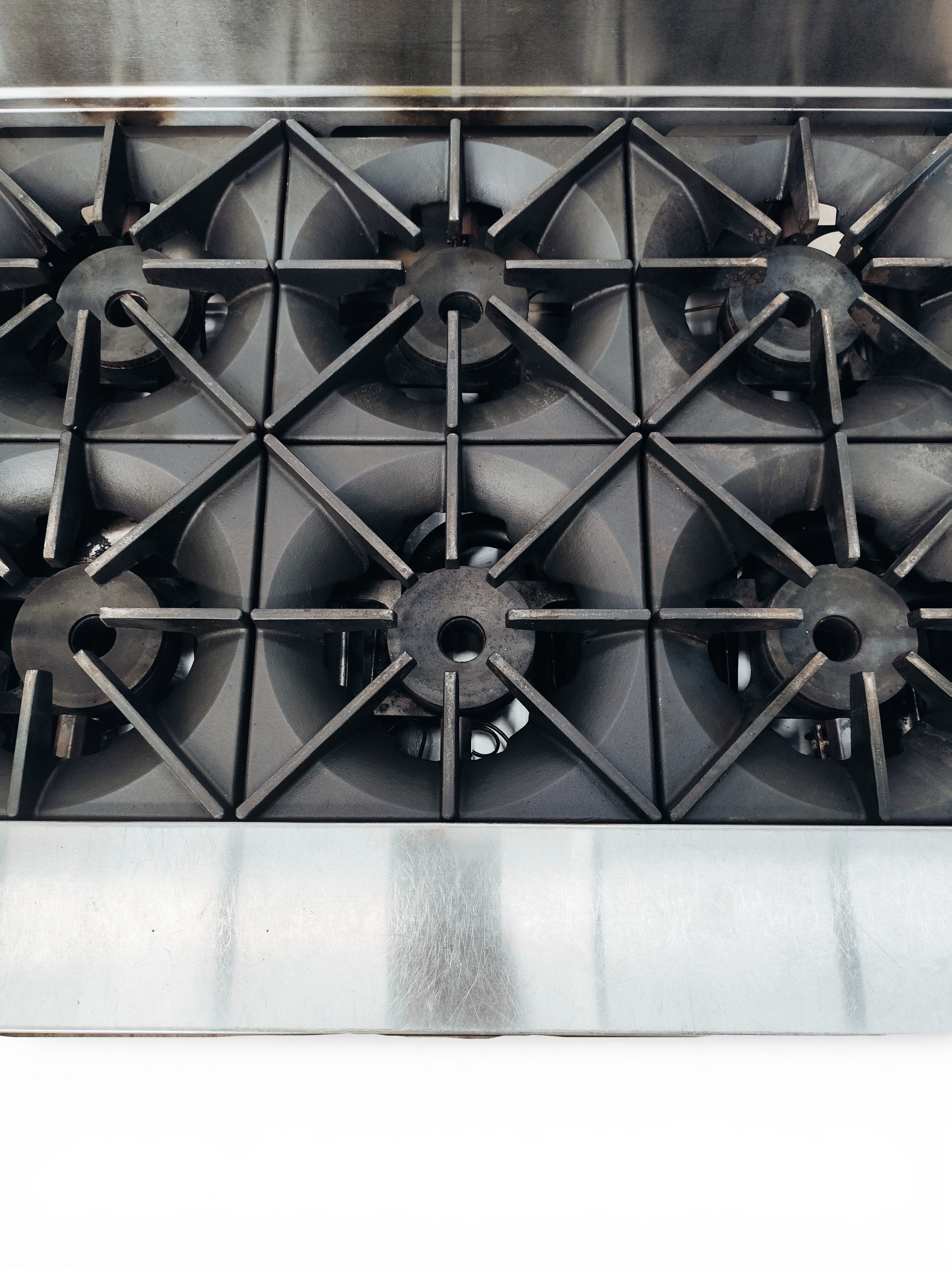 TrueHeat RCR9-6 Range with Static Oven