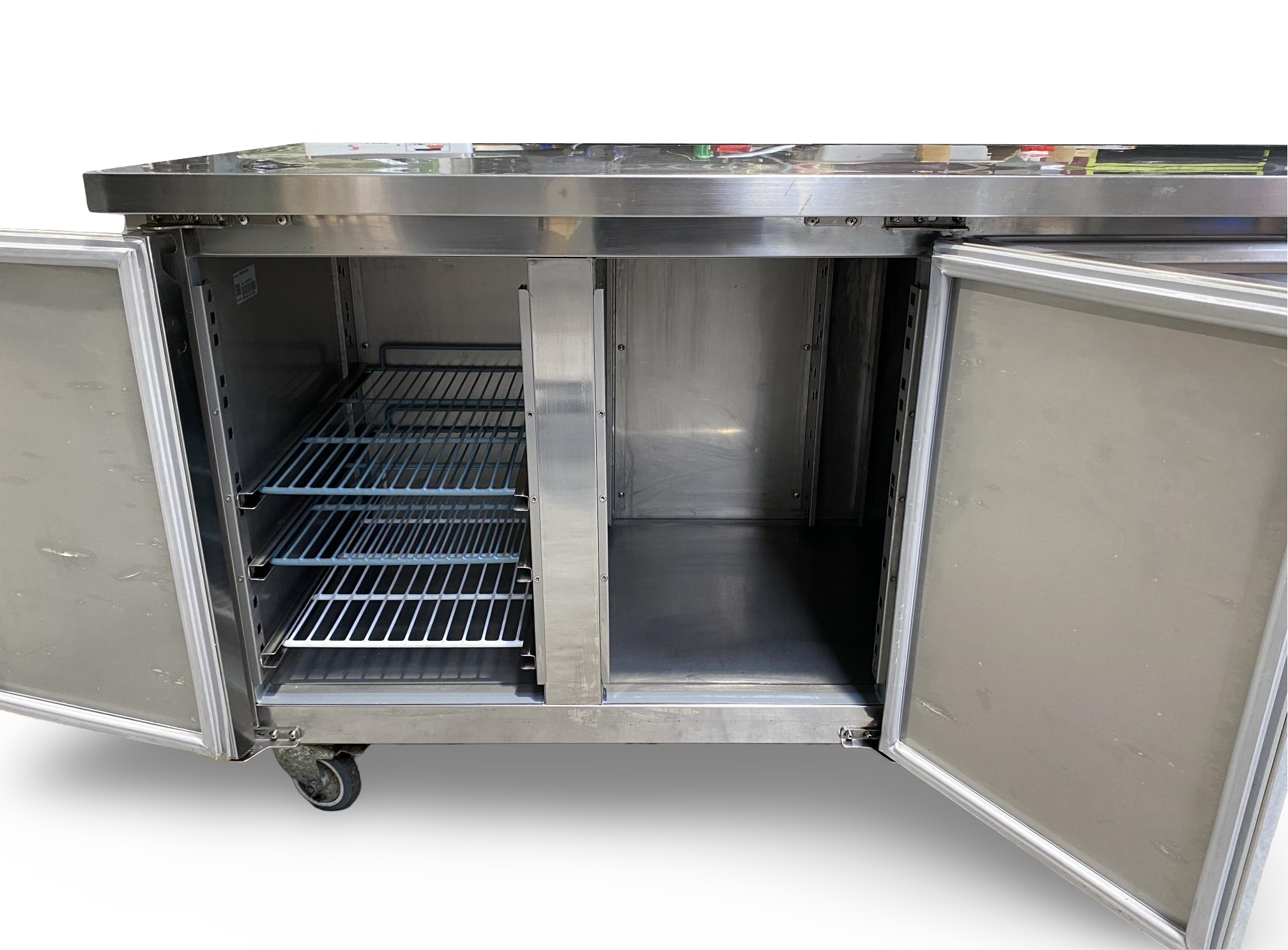 FED XUB7C18S3V 3-Door Undercounter Chiller