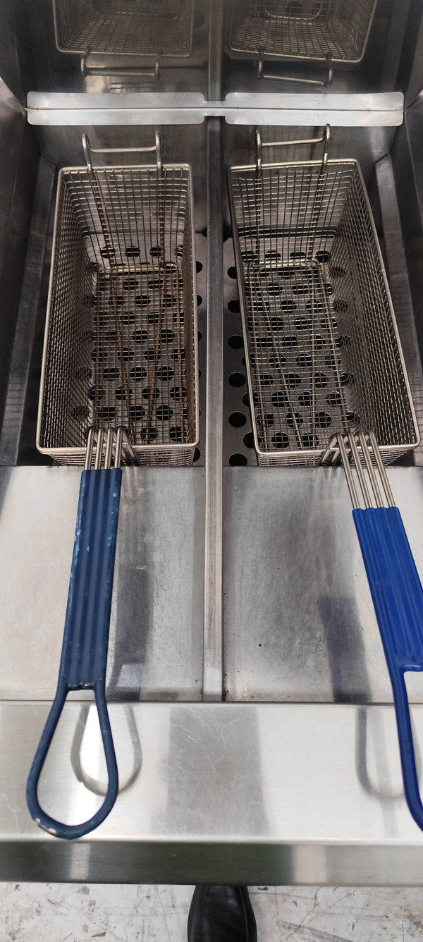 Blue Seal GT46 Twin Tank Gas Fryer