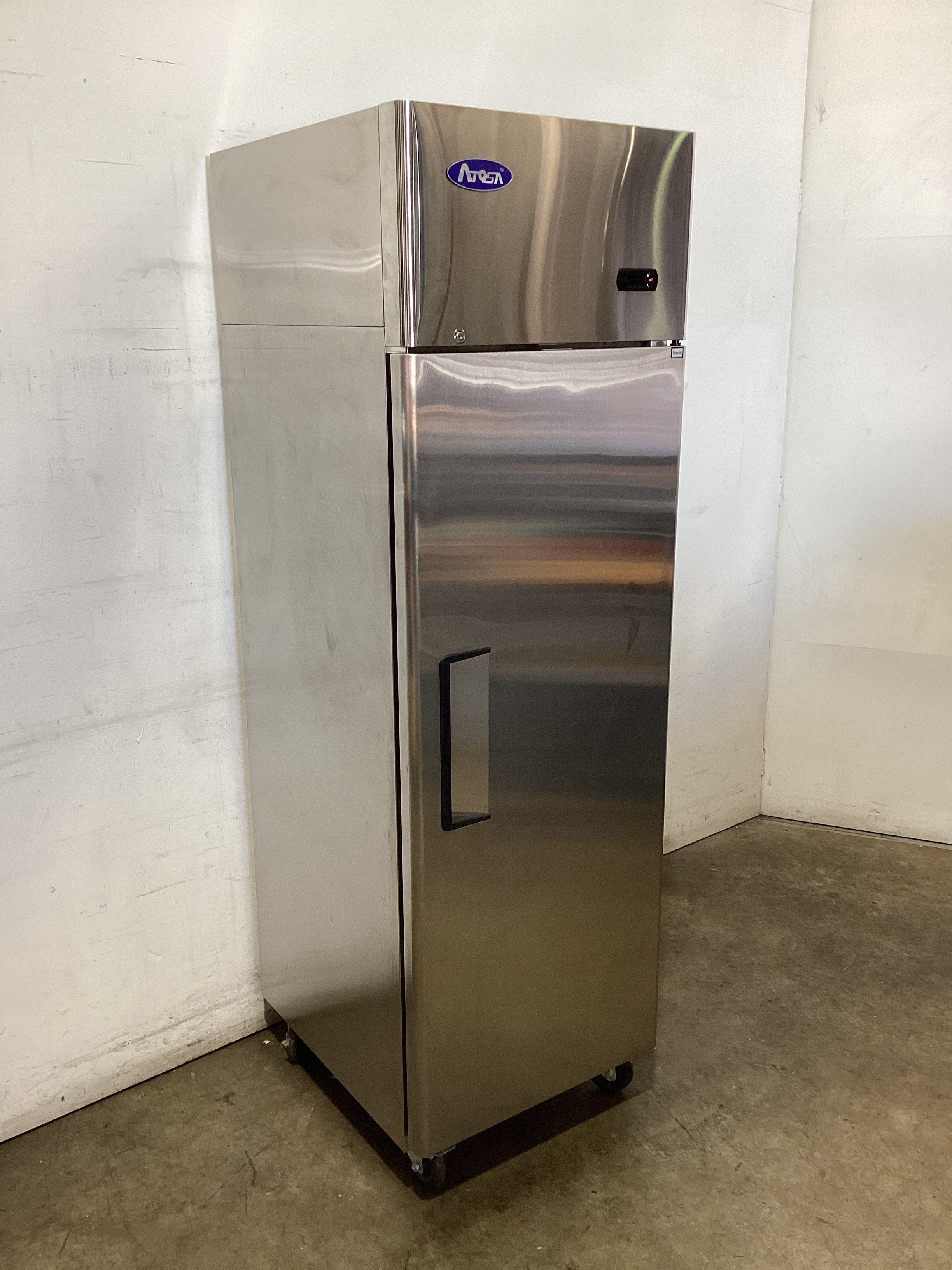 Atosa YBF9207GR Upright Freezer