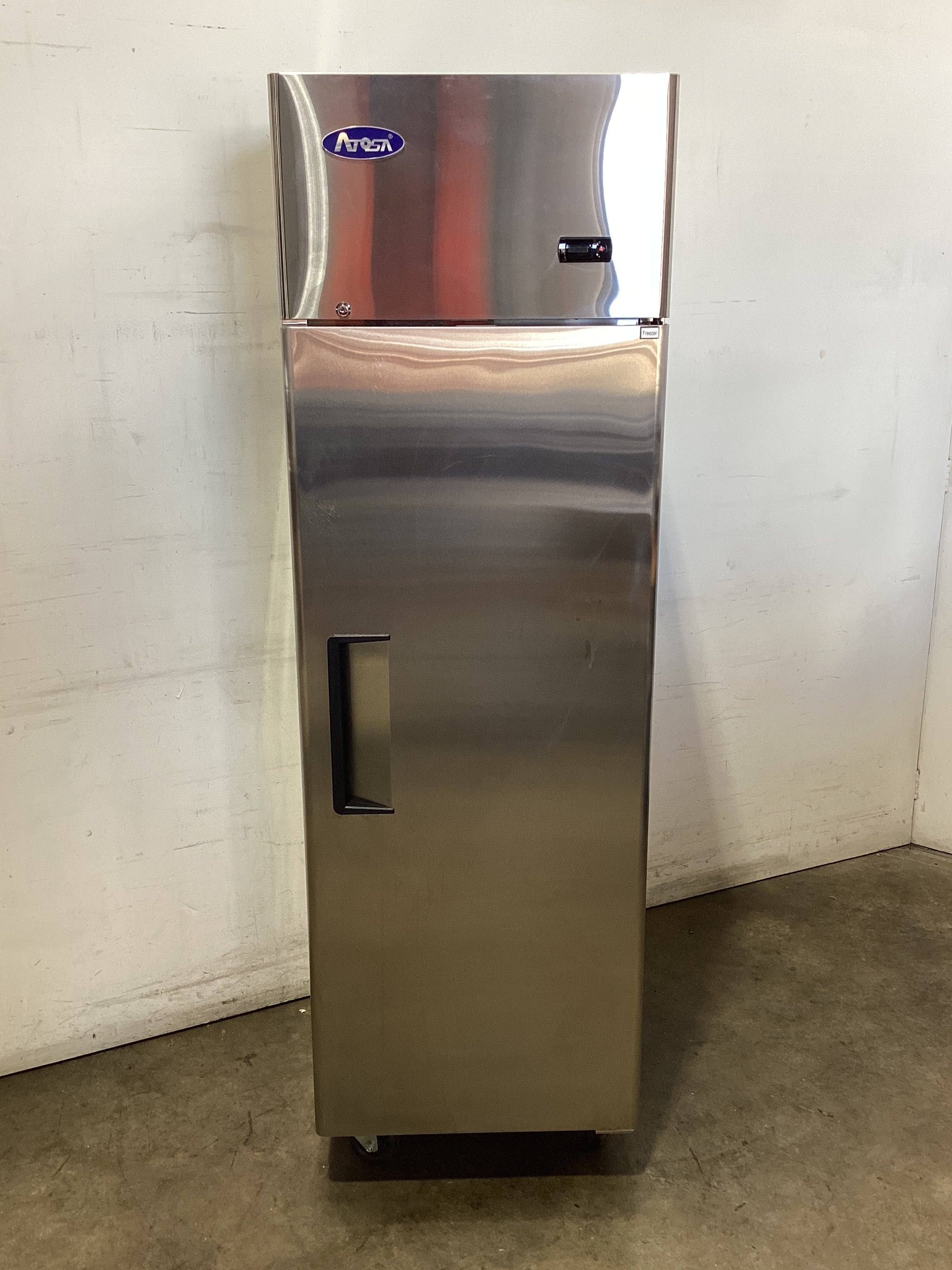 Atosa YBF9207GR Upright Freezer