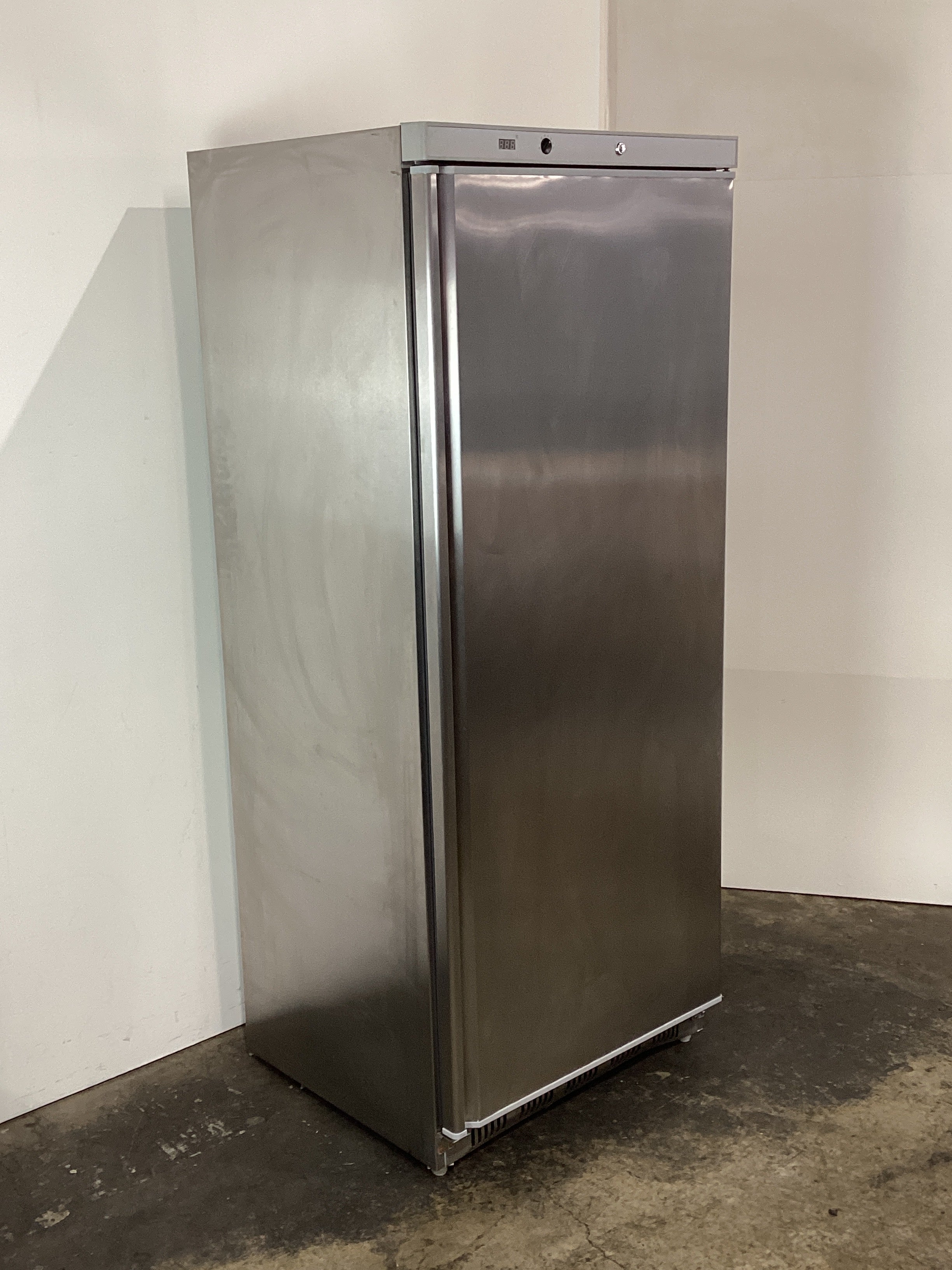 FED HF600 Upright Freezer