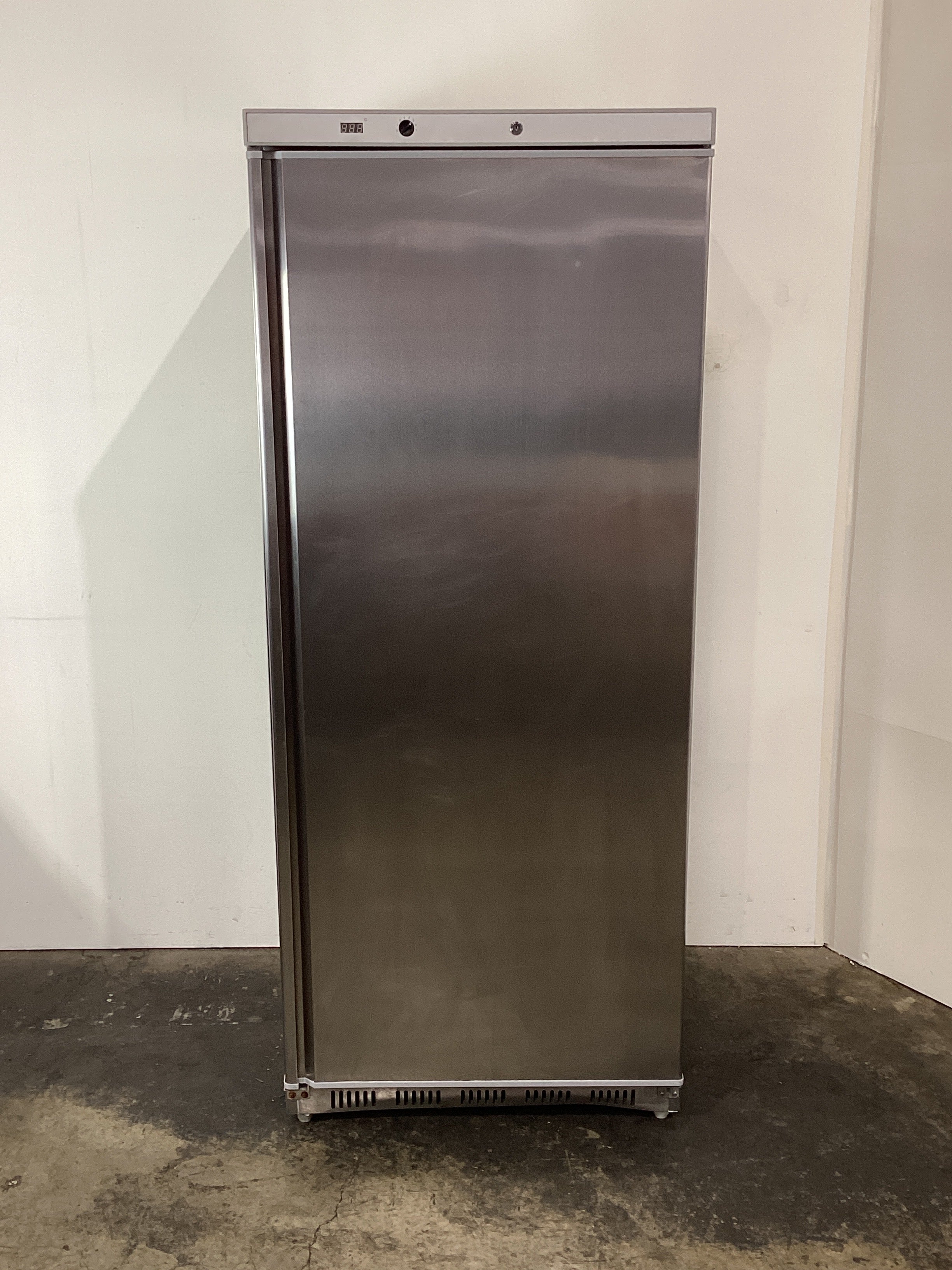 FED HF600 Upright Freezer