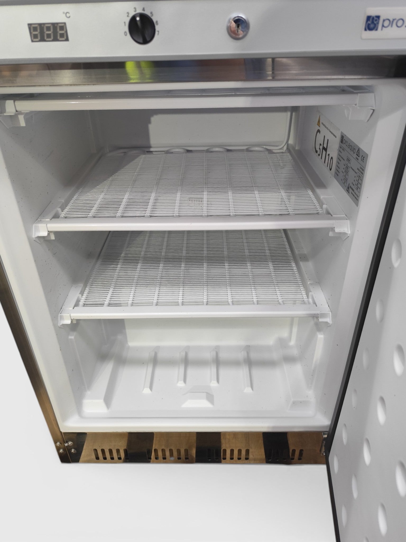 Delta ERD131 Undercounter Freezer