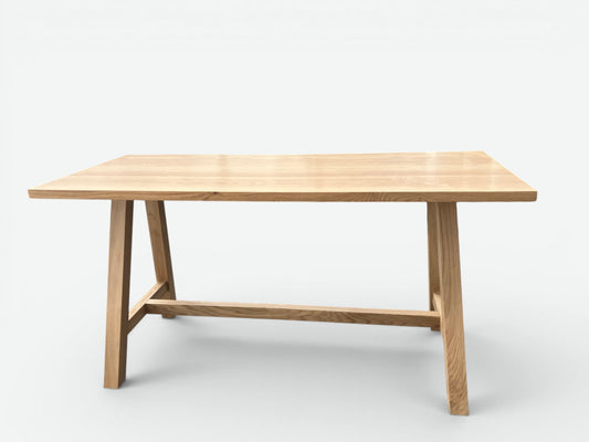 Idaho Oak Bar Leaner