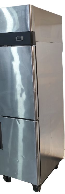 Eurchill ERE1 Upright Fridge (3)