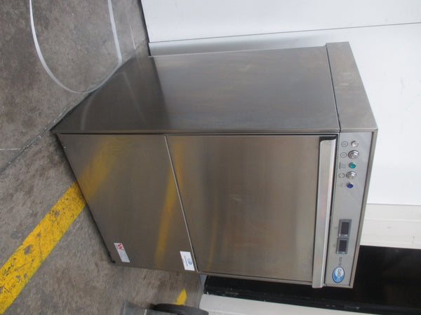Classeq DUO750 Undercounter Dishwasher (2)