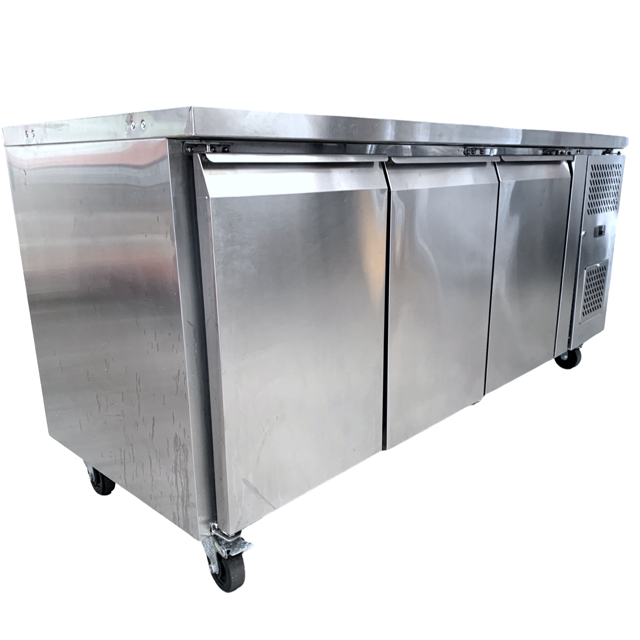 FED GN3100TN 3 Door underbench chiller (3)