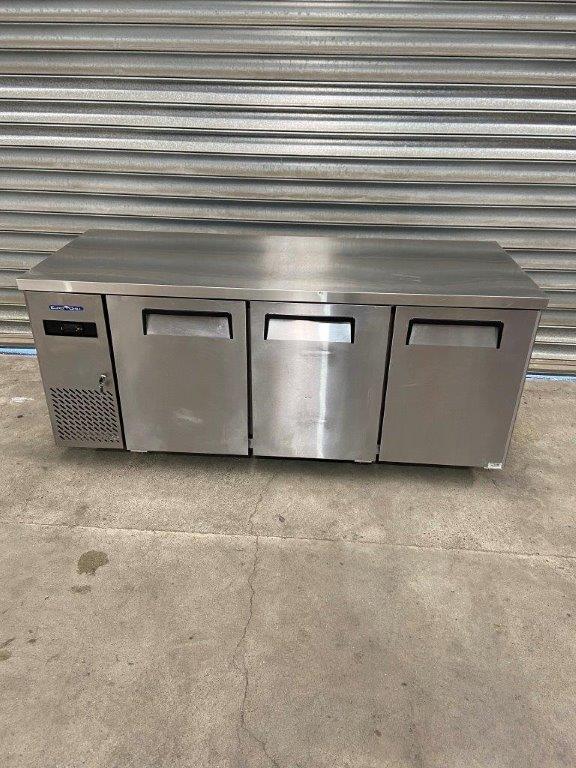 EuroChill Undercounter Chiller - 1800x70 (3)