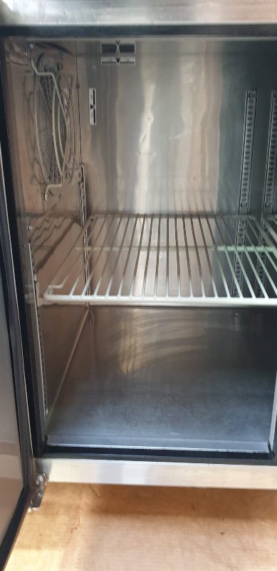 Turbo Air KUR12-2 Undercounter Fridge (4)