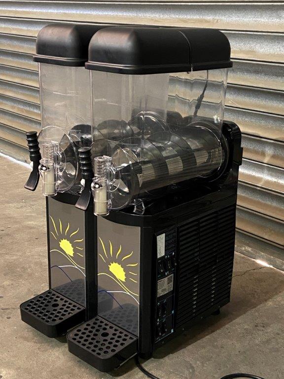 PROMREK Penguin 2 Slushy Machine 2 Tank (5)