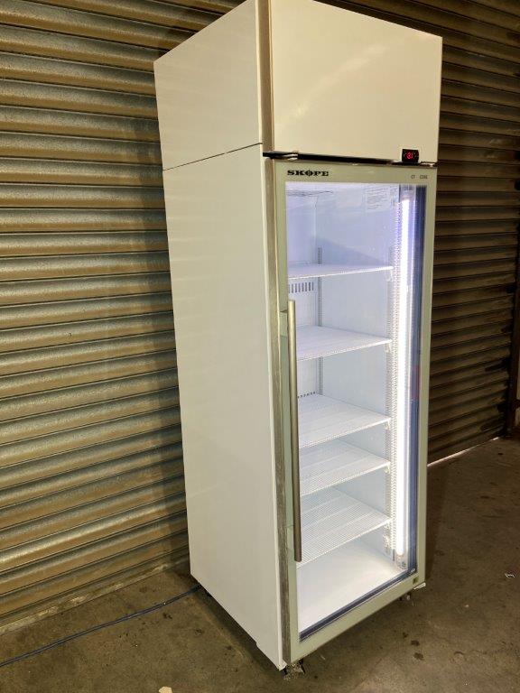 Skope TME650A:SM65GV Single Door Upright (2)
