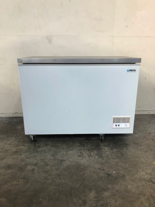 Delta ERD9 Chest Freezer (1)
