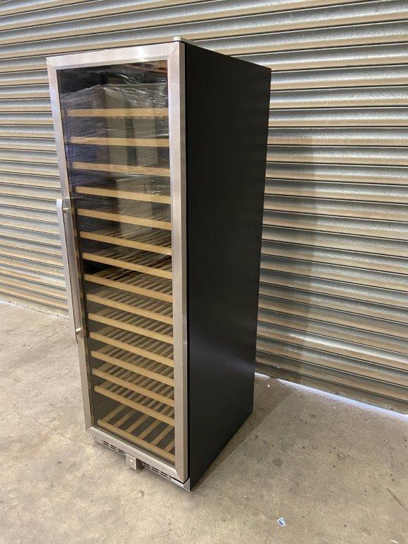 Delonghi DELWC166S Wine Cabinet (5)