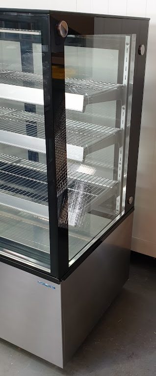 Eurochill ERE25 Chilled Display Cabinet (6)