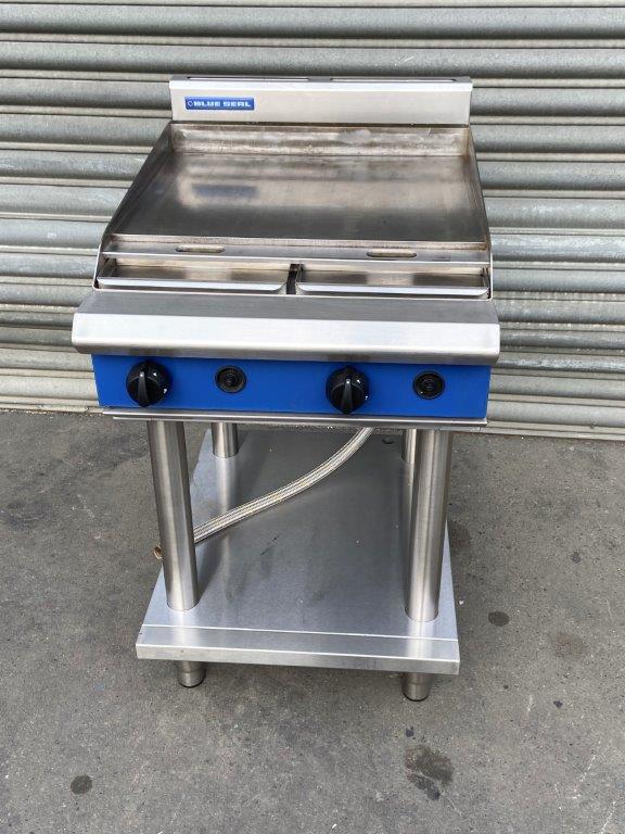 Blue Seal G514B-LS Electric Griddle Cook (2)