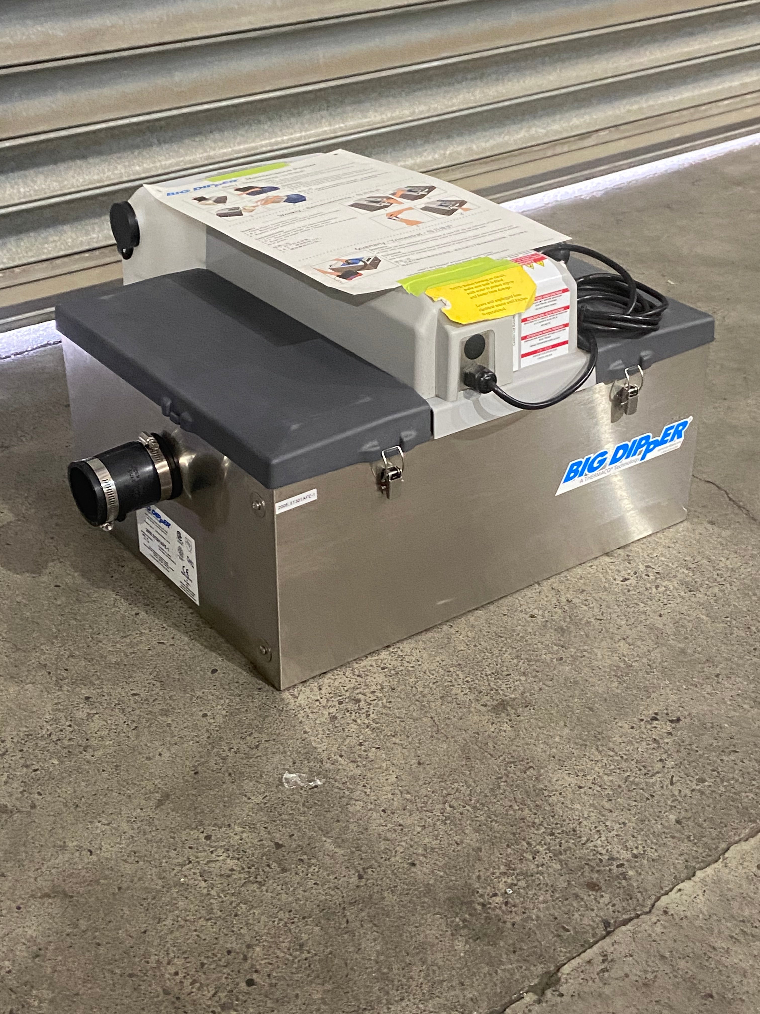 BIG DIPPER  W-200-IS-E Grease Trap (3)